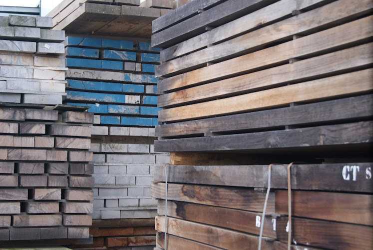 Fotografia tomada fuera de Molduras Cabrero S.L. - Empresa maderera en Íscar, Valladolid