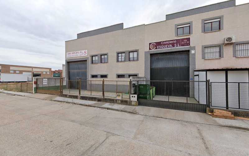 Fotografia tomada fuera de Cristalería Esgueva - Carpintería en Santovenia de Pisuerga, Valladolid