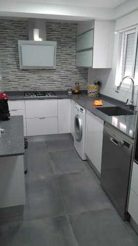 Fotografia tomada fuera de Carpinteria Dos De Mayo - Carpintería en Mislata, Valencia