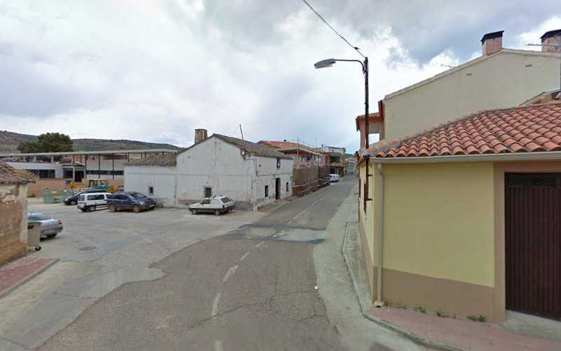 Fotografia tomada fuera de Los Mesones Carpintería - Tienda de armarios en Belvís de la Jara, Toledo