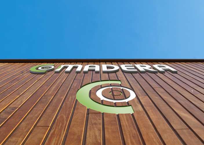 Fotografia tomada fuera de Comadera - Establecimiento de venta de madera en Donostia-San Sebastian, Guipúzcoa