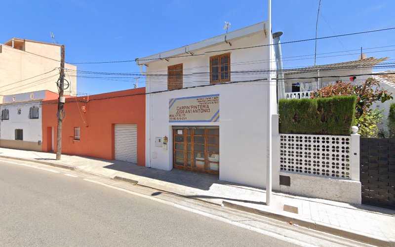 Fotografia tomada fuera de Carpinteria Jose Antonio - Fuster en Rocafort, Valencia