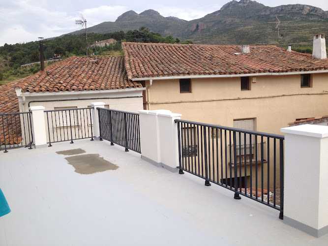 Fotografia tomada fuera de Carpintería de Aluminio Javier Eguizabal - Carpintería metálica y de aluminio en Préjano, La Rioja