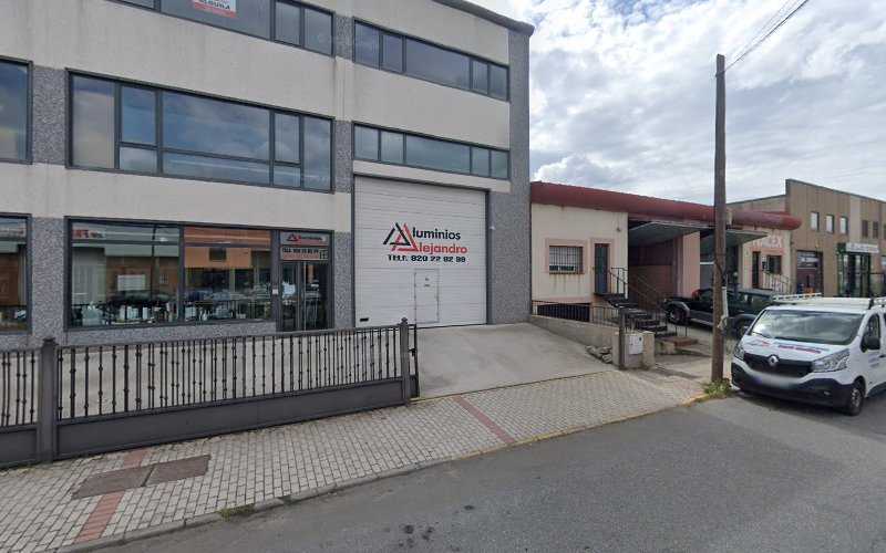 Fotografia tomada fuera de Aluminios Alejandro - Carpintería metálica y de aluminio en Ávila, Ávila