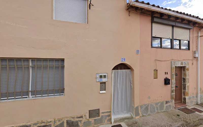 Fotografia tomada fuera de Carpintería Ebanistería Beni - Carpintería en Palacios de Campos, Valladolid