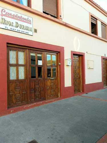 Fotografia tomada fuera de Carpintería Durana - Carpintería en Miranda de Ebro, Burgos