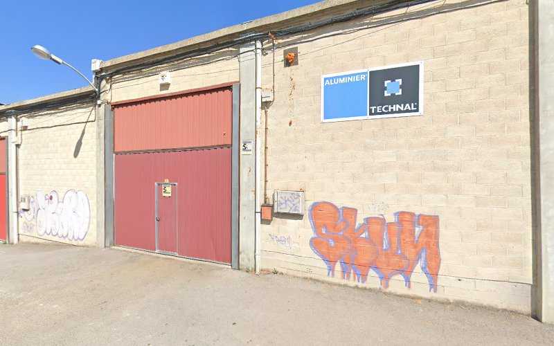 Fotografia tomada fuera de Carpintería de Aluminio Samaniego - Carpintería metálica y de aluminio en Vitoria-Gasteiz, Álava