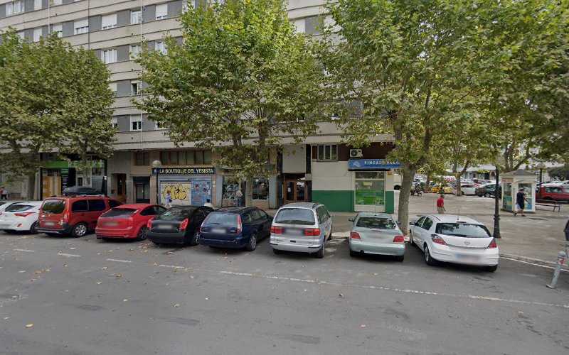 Fotografia tomada fuera de Ventanas Y Persianas Arce Slu - Carpintería metálica y de aluminio en Vitoria-Gasteiz, Álava