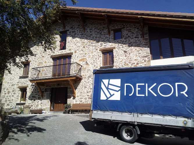 Fotografia tomada fuera de DEKOR - Carpintería metálica y de aluminio en Aretxabaleta, Guipúzcoa