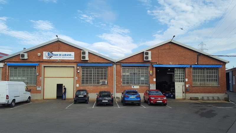 Fotografia tomada fuera de Talleres Beltran de Lubiano - Carpintería metálica y de aluminio en Vitoria-Gasteiz, Álava