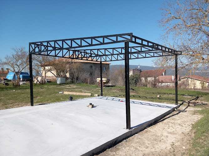 Fotografia tomada fuera de Talleres Agreda (sucesores de Talleres Duga S.A.) - Carpintería metálica y de aluminio en Vitoria-Gasteiz, Álava