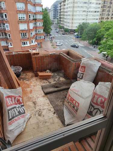 Fotografia tomada fuera de Urkomendi - Carpintería metálica y de aluminio en Vitoria-Gasteiz, Álava