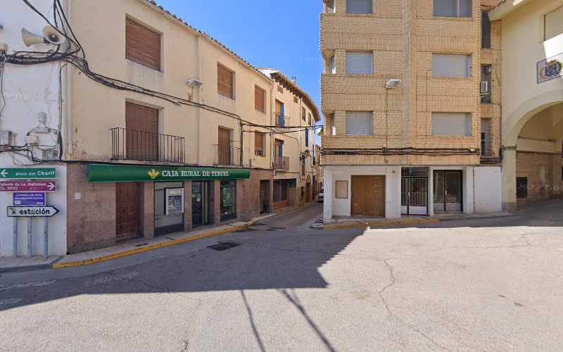 Fotografia tomada fuera de Carpintería Ferrer - Carpintería en La Puebla de Híjar, Teruel