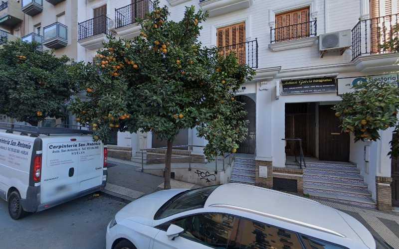 Fotografia tomada fuera de Carpintería Abeto - Fábrica de muebles en Huelva, Huelva