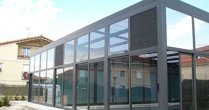 Fotografia tomada fuera de Aluminios Calvo - Carpintería metálica y de aluminio en Burgos, Burgos