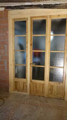 Fotografia tomada fuera de Hermanos Balbas Carpintería Ebanistería - Carpintero en Burgos, Burgos