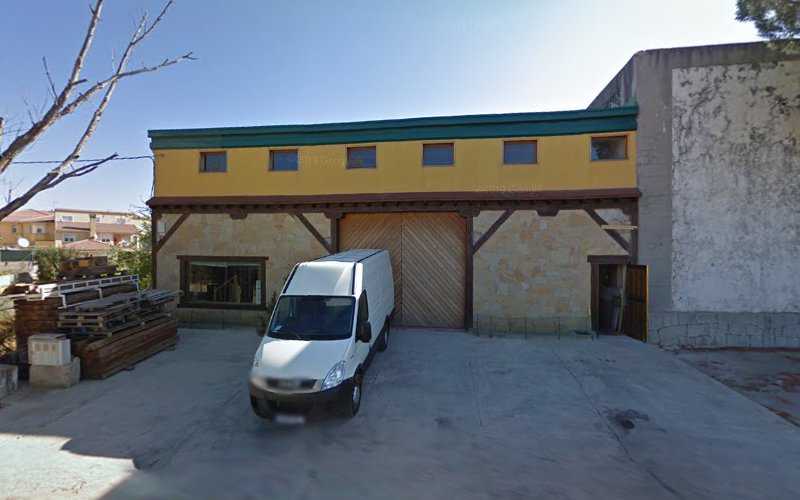 Fotografia tomada fuera de Francisco Sanz Carpintería Ebanistería - Tienda de armarios en Buitrago del Lozoya, Madrid