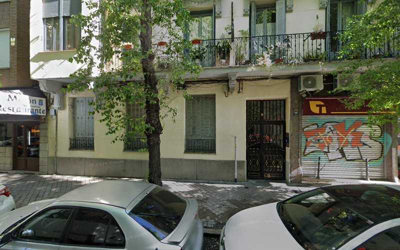 Fotografia tomada fuera de Aluart Artesanía - Carpintería metálica y de aluminio en Madrid, Madrid