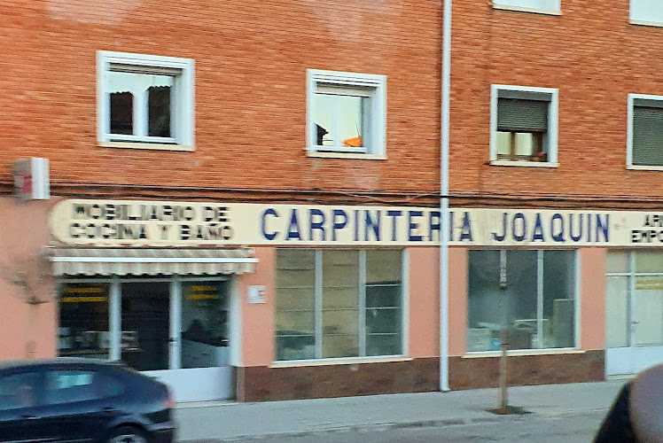 Fotografia tomada fuera de Carpintería Joaquín - Tienda de armarios en Calamocha, Teruel