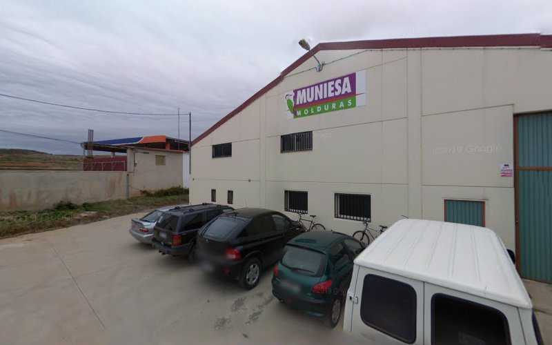 Fotografia tomada fuera de Molduras Muniesa - Fábrica en Muniesa, Teruel