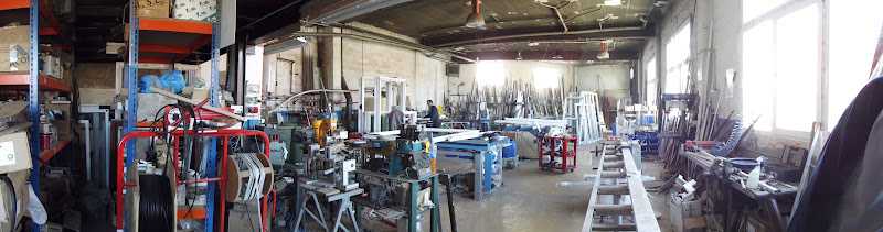 Fotografia tomada fuera de Innovaciones Técnicas Cella - Carpintería metálica y de aluminio en Cella, Teruel