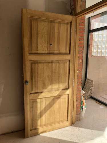 Fotografia tomada fuera de CARPINTERIA MANUEL E HIJOS S.L. - Tienda de armarios en Carmona, Sevilla