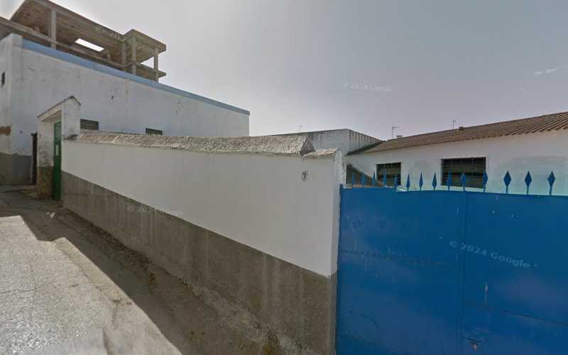 Fotografia tomada fuera de Carpinteria Tahona - Carpenter en Cantillana, Sevilla