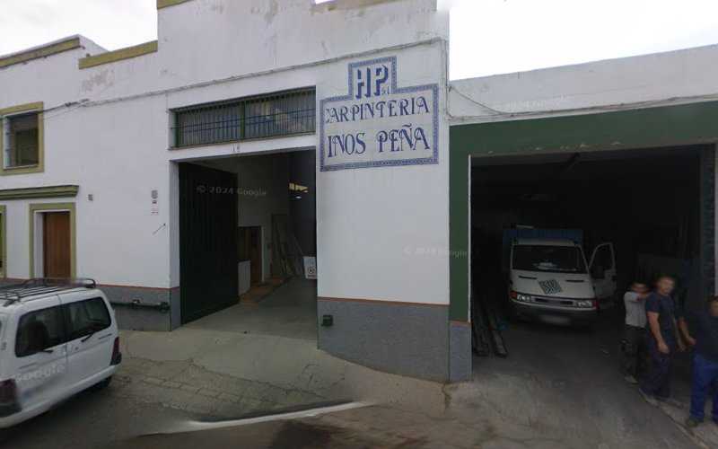 Fotografia tomada fuera de Carpintería Hermanos Peña S L - Tienda de armarios en Clavinque, Sevilla