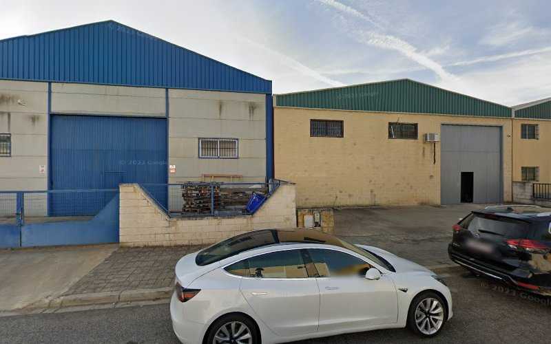 Fotografia tomada fuera de CARPINTERIA SETEFILLA S.L. - Fábrica de maquinaria en Lora del Río, Sevilla