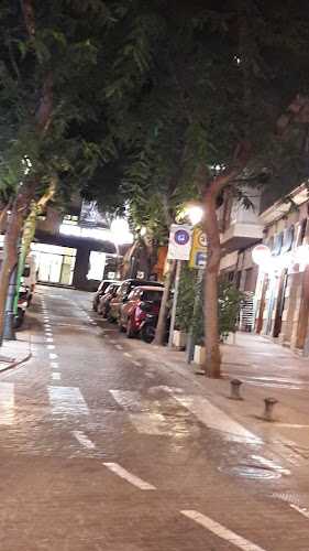 Fotografia tomada fuera de Hermanos Tabuenca S. C. - Tienda de armarios en Borja, Zaragoza
