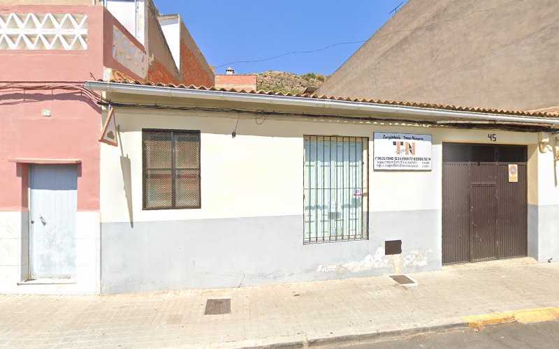 Fotografia tomada fuera de Carpintería Tomás Navarro - Carpintero en Almenara, Castellón