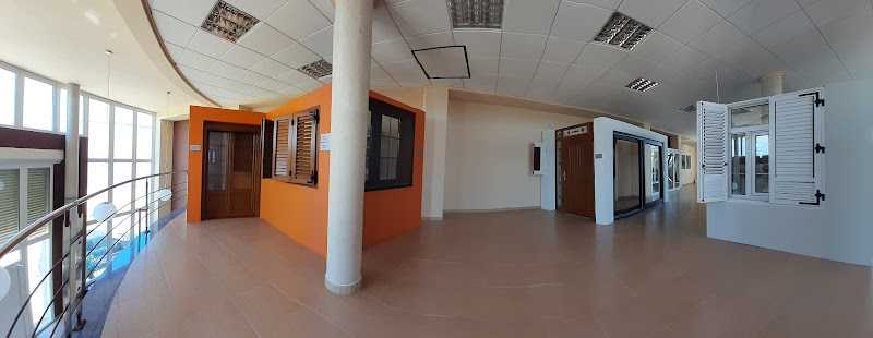 Fotografia tomada fuera de Carpinteria Herrasti S L - Metal·listeria en Cabanes, Castellón