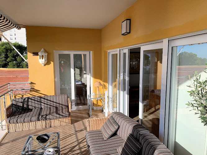 Fotografia tomada fuera de CARPINTERIA METÁLICA - ARV CARPINTERÍA - Carpintería metálica y de aluminio en Castellón de la Plana, Castellón