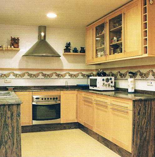 Fotografia tomada fuera de CARPINTERIA JOSE RAMON LOPEZ - Carpintería en Benicàssim, Castellón