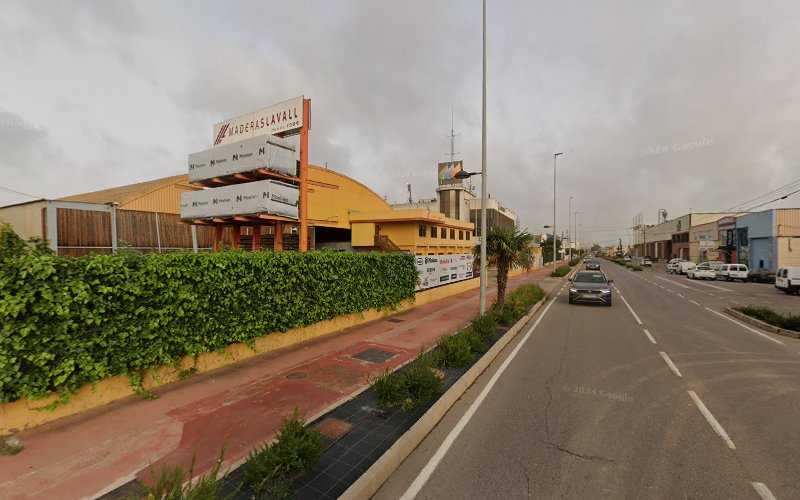 Fotografia tomada fuera de MADERAS LAVALL S.A. - Establecimiento de venta de madera en Castellón de la Plana, Castellón