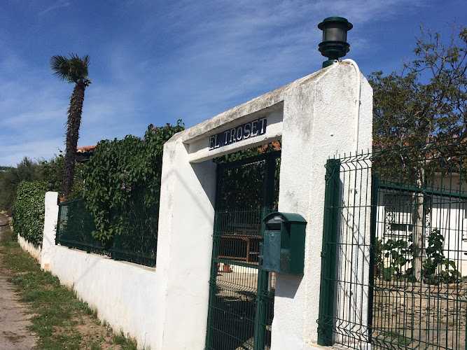 Fotografia tomada fuera de Cerrajería Cristalería Viver - Carpintería metálica y de aluminio en Viver, Castellón