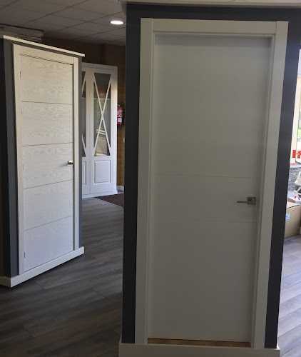 Fotografia tomada fuera de Maderas Rodríguez - Carpintería en Vilagarcía de Arousa, Pontevedra