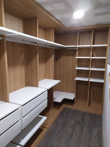 Fotografia tomada fuera de Alberto Mata - Carpintería General - Carpintero en Torre do Vilar, Pontevedra