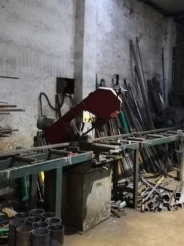 Fotografia tomada fuera de CARPINTERIA METALICA Y ALUMINIO TORRESCUSA - Carpintería metálica y de aluminio en Táliga, Badajoz