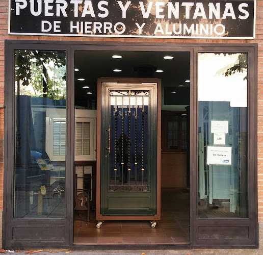 Fotografia tomada fuera de TH GALICIA - Carpintería metálica y de aluminio en Madrid, Madrid