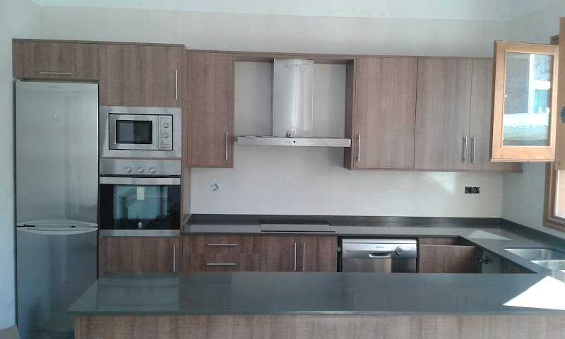 Fotografia tomada fuera de Carpintería Franc - Fuster en Tremp, Lérida