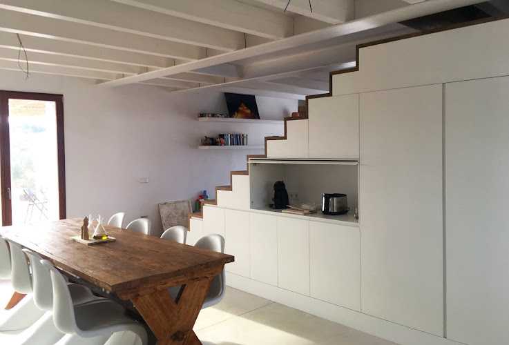 Fotografia tomada fuera de Carpintería Francisco Gomila - Carpintería en Menorca - Carpintería en Sant Lluís, Baleares