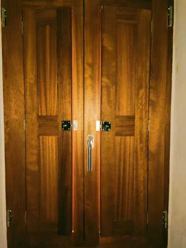 Fotografia tomada fuera de Fusteria Tomàs Gomila - Establecimiento de venta de madera en Artà, Baleares