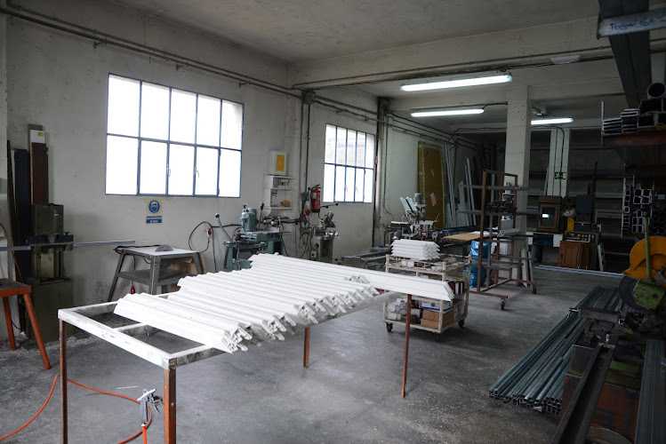 Fotografia tomada fuera de Carpintería Peyau - Carpintería en Outariz, Orense