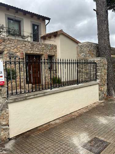 Fotografia tomada fuera de Talleres CON-BI - Carpintería metálica y de aluminio en Son Castelló, Baleares