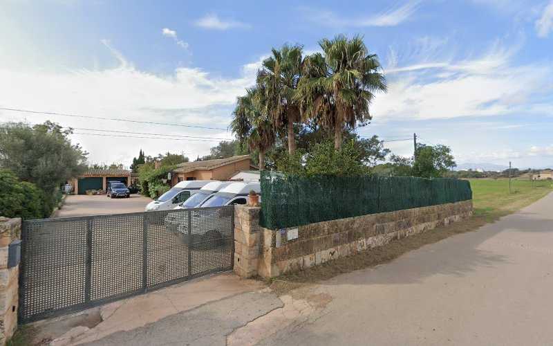 Fotografia tomada fuera de Carpintería Metálica METALOGY Mallorca - Carpintería metálica y de aluminio en Palma, Baleares