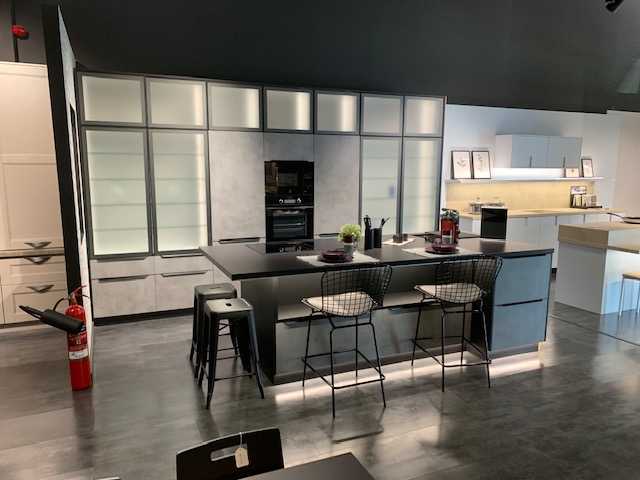 Fotografia tomada fuera de Alvic Center Palma de Mallorca - Mayorista de muebles en Palma, Baleares