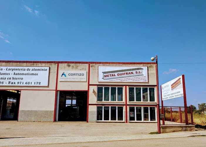 Fotografia tomada fuera de Metal Guifran S L - Carpintería metálica y de aluminio en Campos, Baleares