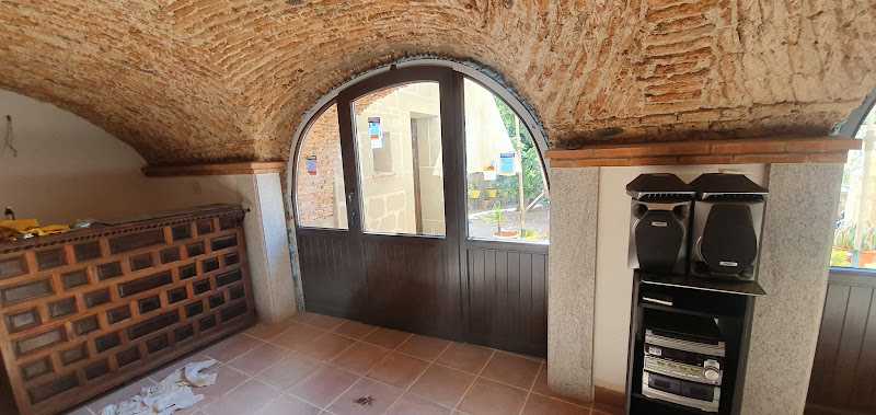 Fotografia tomada fuera de Ventanas Termex - Especialistas en PVC - Servicio de instalación de ventanas en Cáceres, Cáceres