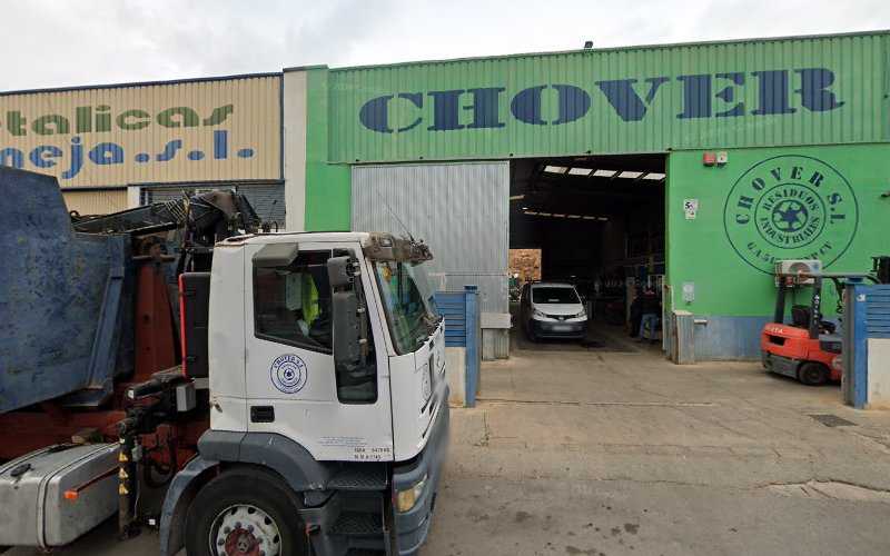 Fotografia tomada fuera de Metálicas Soneja, S.L. - Carpintería metálica y de aluminio en Soneja, Castellón